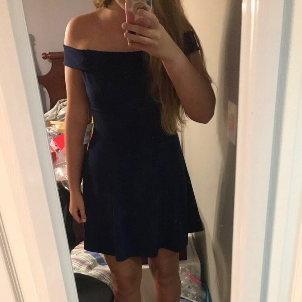 great condition, worn once, looks good on any body